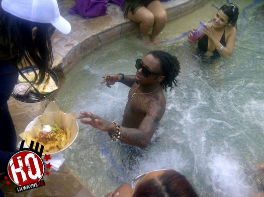 Lil Wayne Tunechis Back