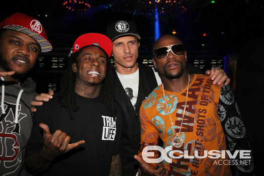 Lil Wayne Assiste Nightclub Bamboo em Miami com Floyd Mayweather & Mack Maine