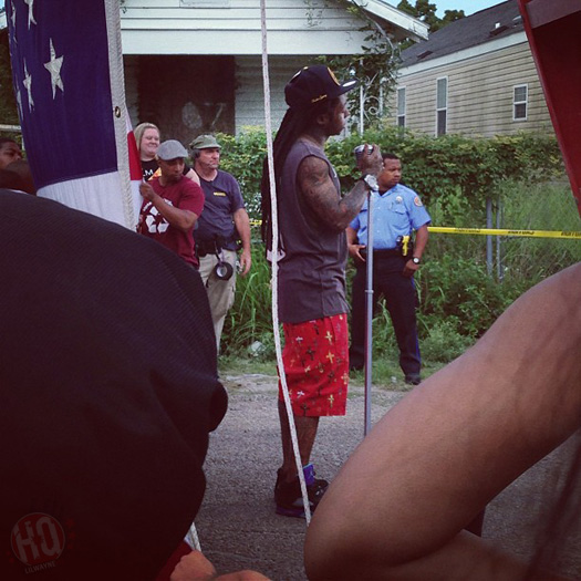 Lil Wayne Shoots Deus abençoe a Amerika Music Video Em Hollygrove New Orleans