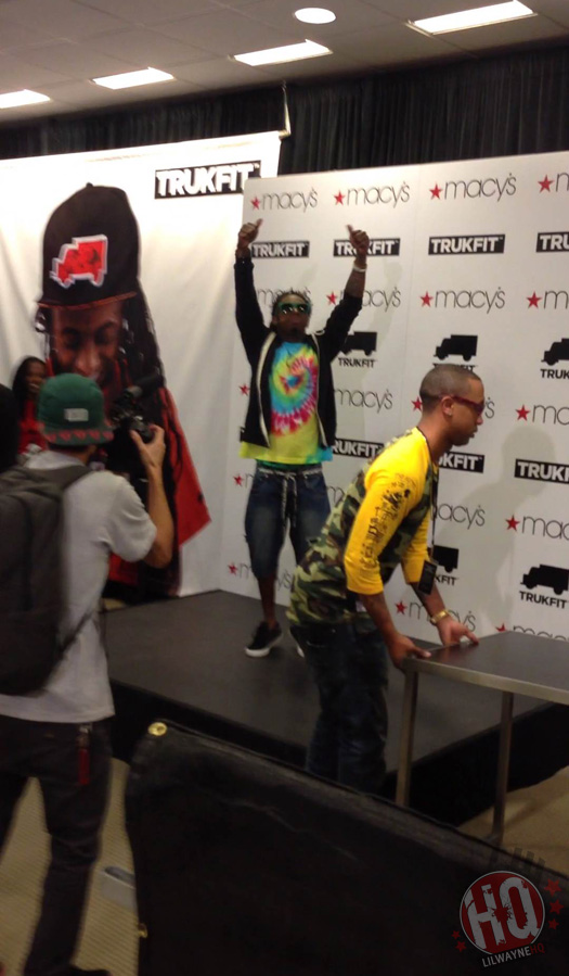 Lil Wayne Faz In-Store aparição na Macys em Louisiana