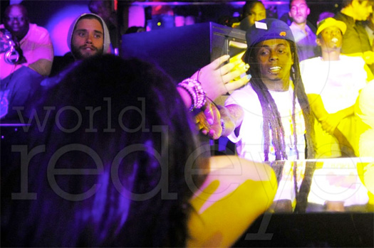 Lil Wayne partes com o moinho Meek na boate história em Miami