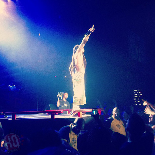 Lil Wayne se apresenta ao vivo em Nashville em Americas Most Wanted Tour