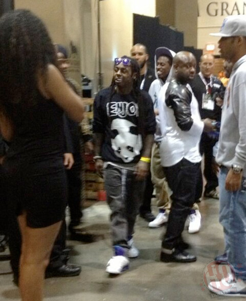 Lil Wayne Walks With Floyd Mayweather Jr. To The Ring For His Fight Against Robert Guerrero