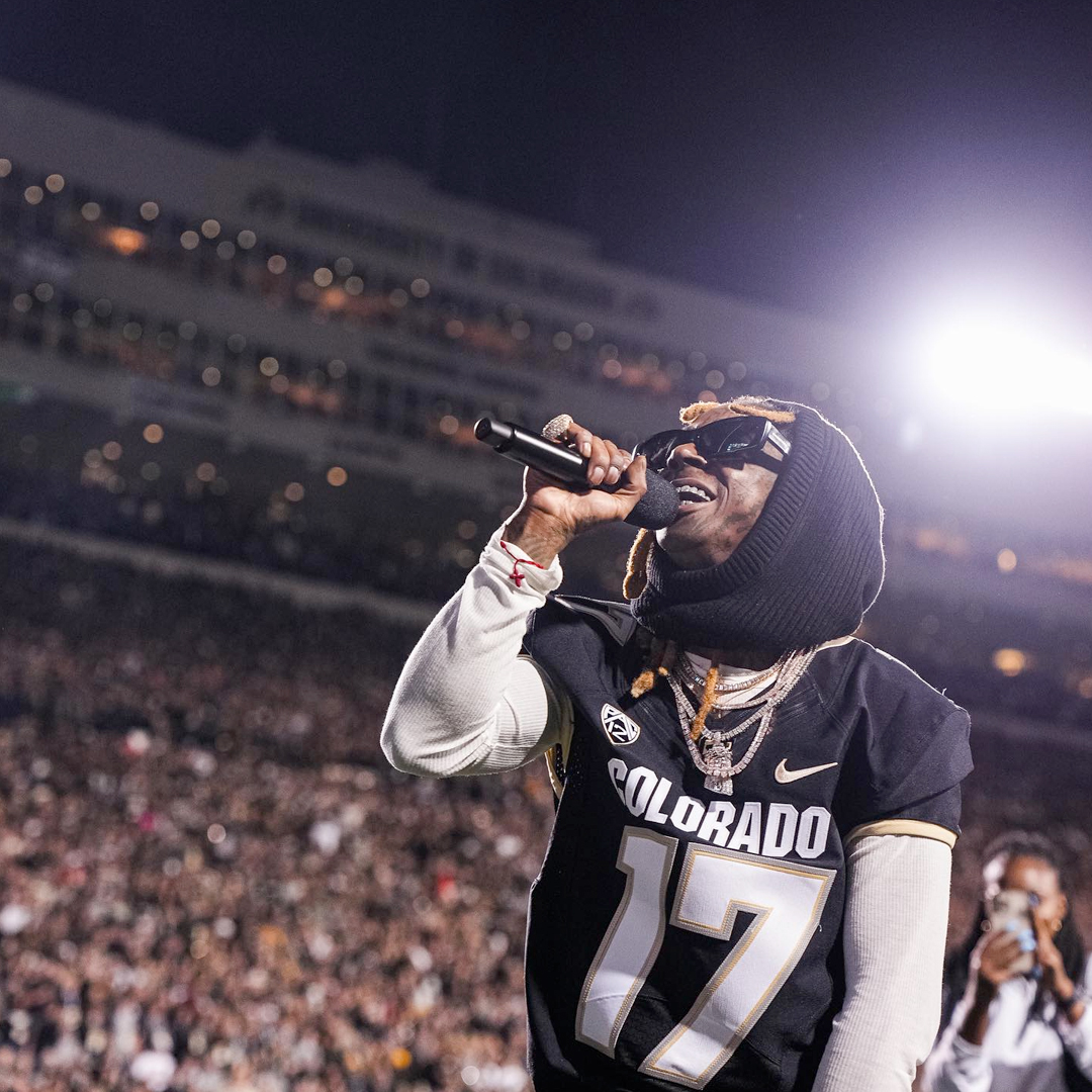 lil-wayne-walks-out-buffs-for-rocky-mountain-showdown-performing-skys-the-limit.jpg