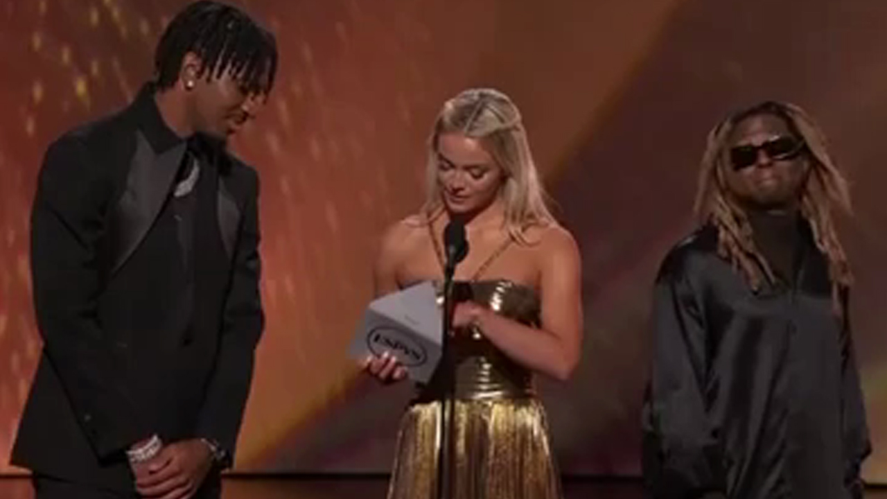 Watch Lil Wayne Present The "Best Play" Award At 2024 ESPYs