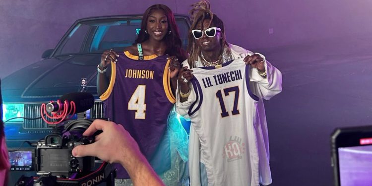 On Set Of Flaujae & Lil Wayne Came Out A Beast Video Shoot