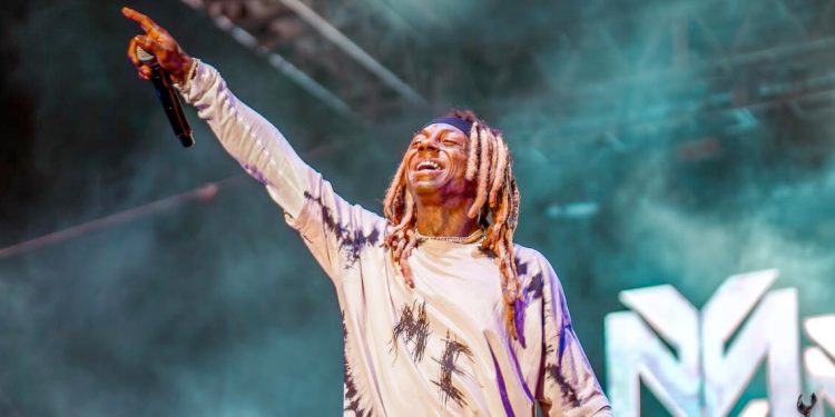 Lil Wayne Performs In Hawaii For The First Time In 13 Years