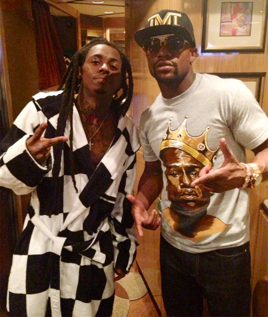 Floyd Mayweather Chops It Up With Lil Wayne On His Tour Bus