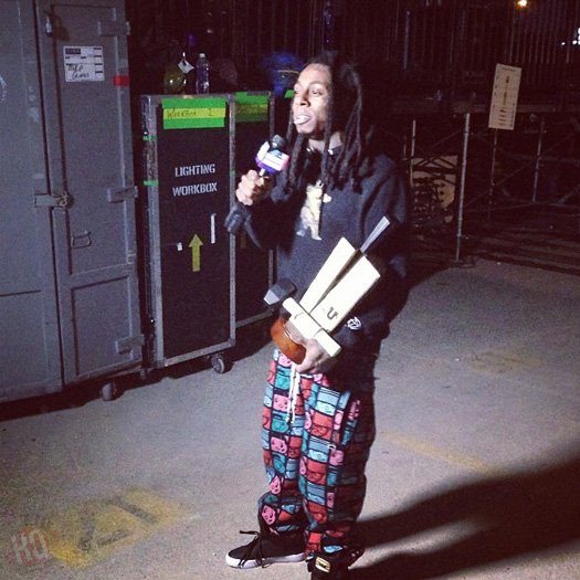 Lil Wayne Performs At The 2014 MTVU Woodie Awards, Accepts Award On Drake Behalf