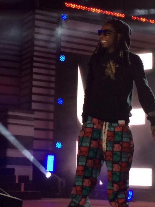 Lil Wayne Performs At The 2014 MTVU Woodie Awards, Accepts Award On Drake Behalf