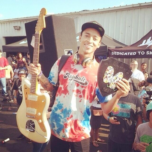 Lil Wayne Gifts Nyjah Huston With A Pair Of Gold Beats Headphones For Winning 2014 Tampa Pro