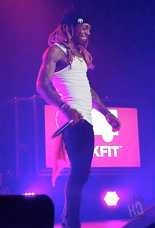 Lil Wayne Performs Live In Anaheim On Kloser 2 U Tour, Likes A Fan Custom Made Birdman T-Shirt