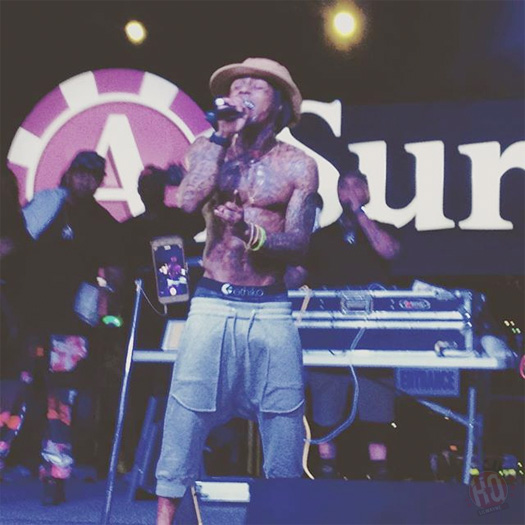 Lil Wayne Performs Pick Up Your Heart Off Free Weezy Album Live For The First Time In Bahamas