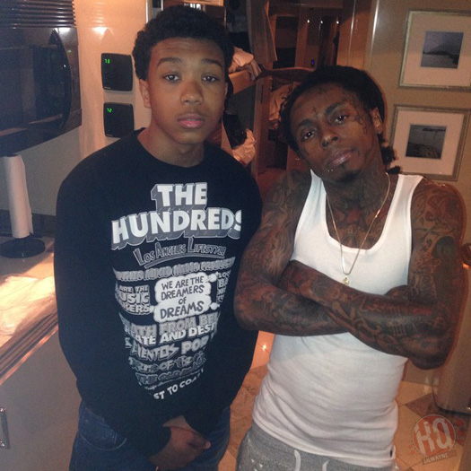 Lil Wayne Takes Photos With Fans & Celebrities On His Tour Bus