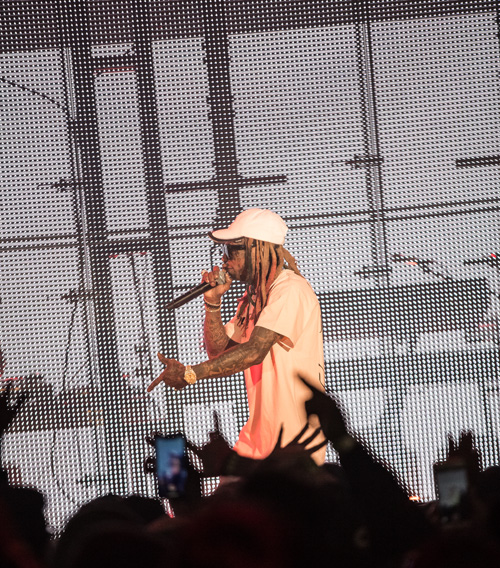 Lil Wayne Puts On A Live Show In Atlanta For His I Aint Shit Without You Tour