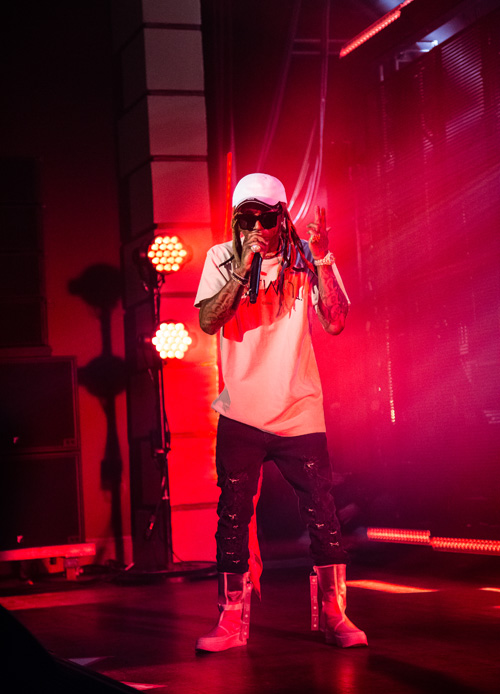 Lil Wayne Puts On A Live Show In Atlanta For His I Aint Shit Without You Tour