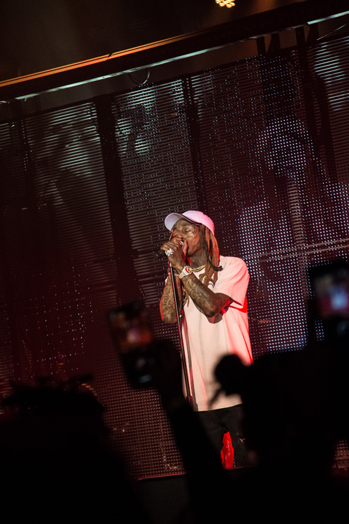 Lil Wayne Puts On A Live Show In Atlanta For His I Aint Shit Without You Tour