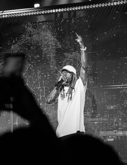 Lil Wayne Puts On A Live Show In Atlanta For His I Aint Shit Without You Tour