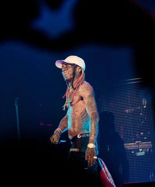 Lil Wayne Puts On A Live Show In Atlanta For His I Aint Shit Without You Tour