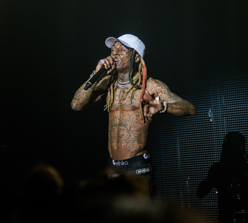 Lil Wayne Puts On A Live Show In Atlanta For His I Aint Shit Without You Tour