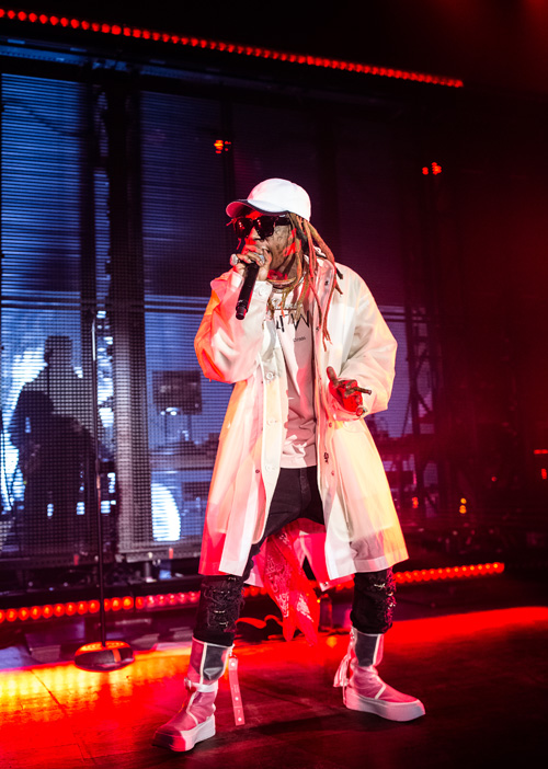 Lil Wayne Puts On A Live Show In Atlanta For His I Aint Shit Without You Tour