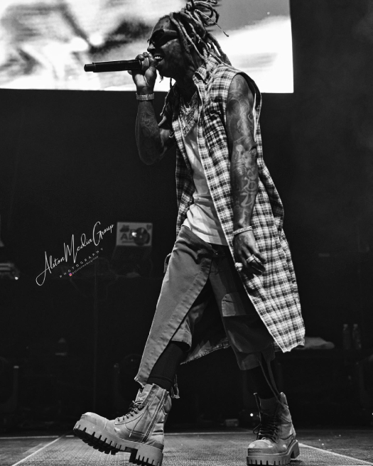 Lil Wayne Full Set At VyStar Veterans Memorial Arena In Jacksonville, Someone Throws Blue Bandana On Stage